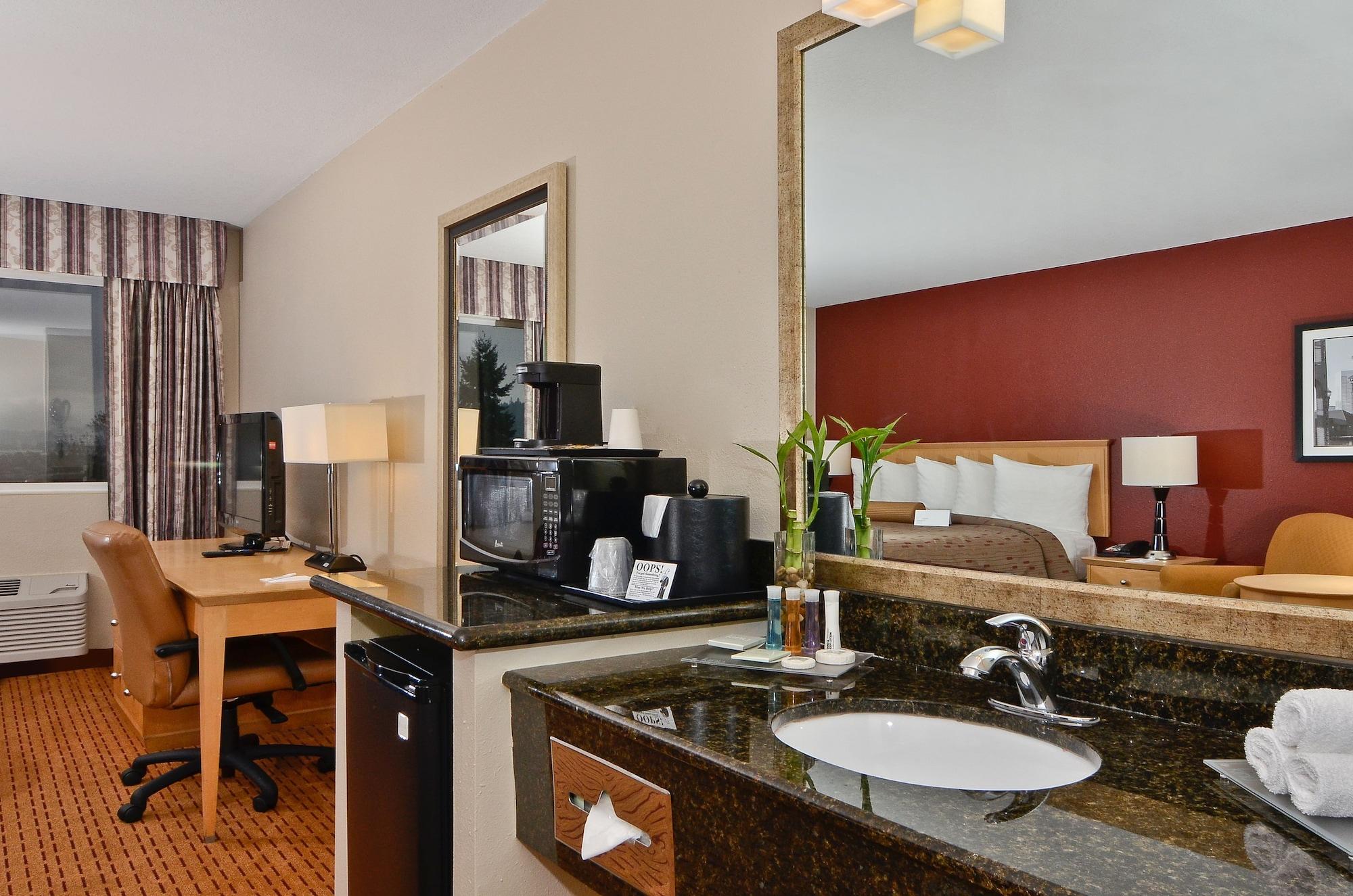 Clackamas Inn&Suites Bagian luar foto