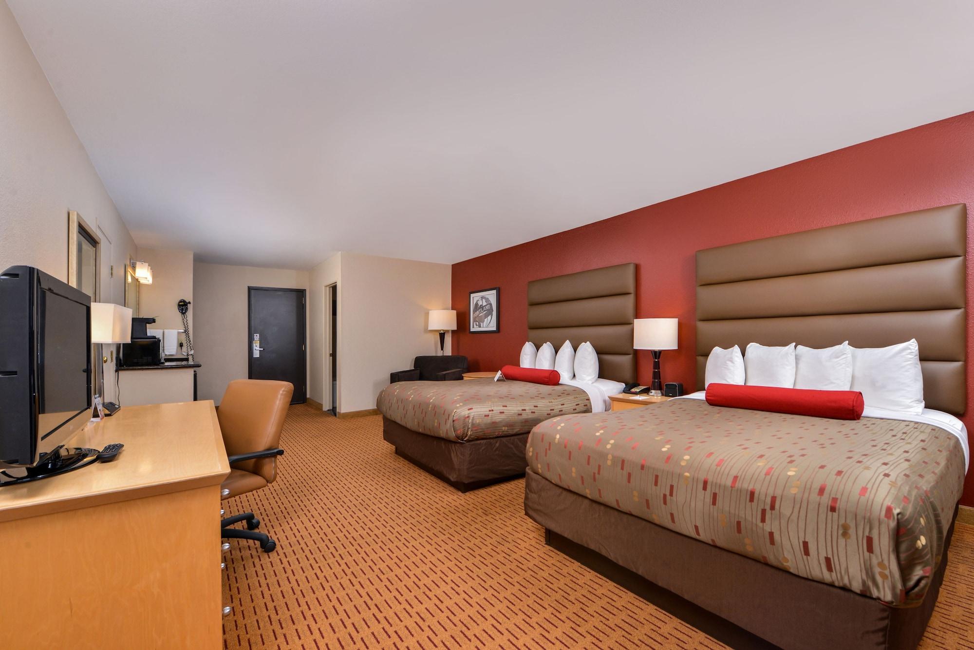 Clackamas Inn&Suites Bagian luar foto