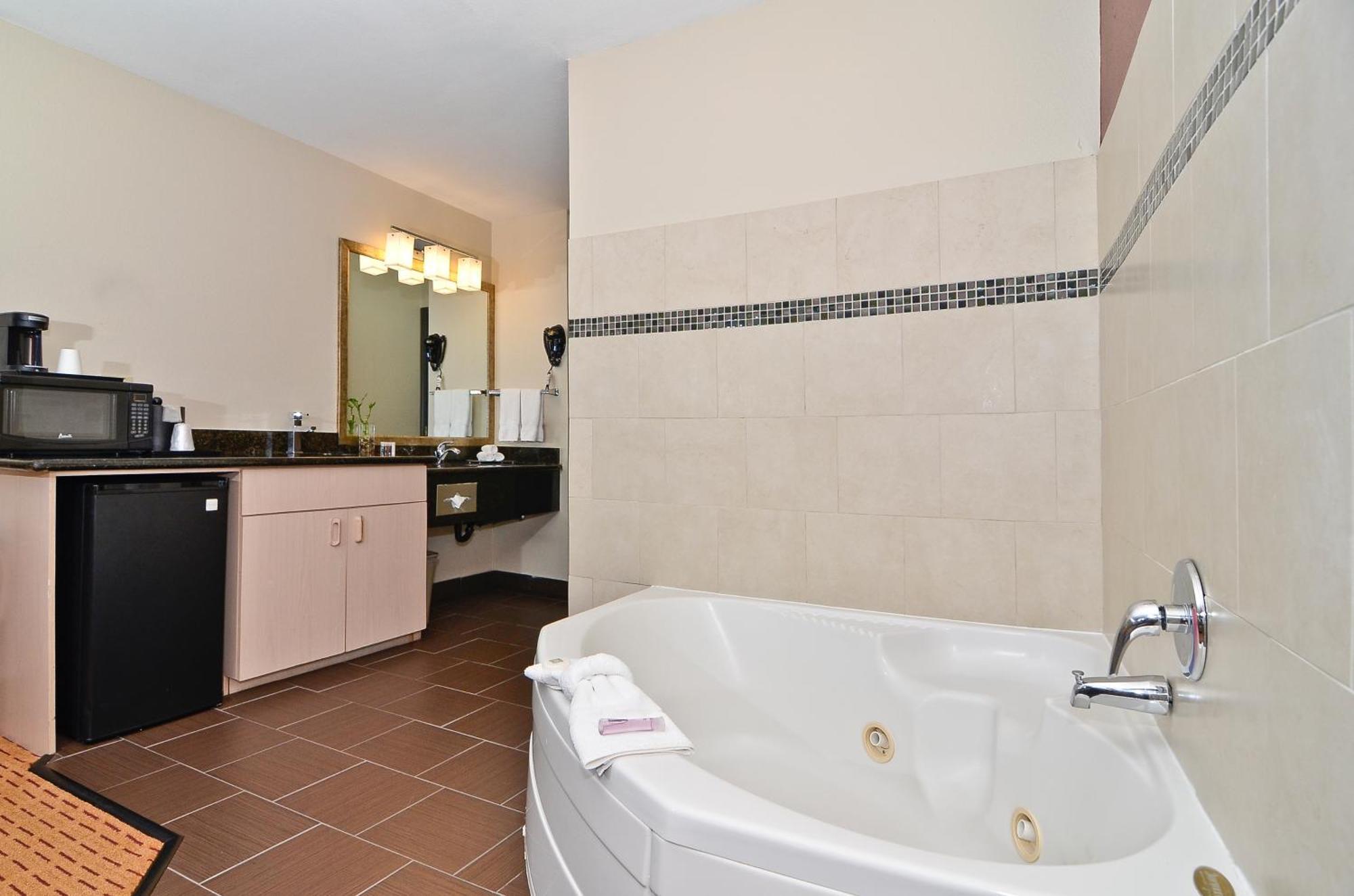 Clackamas Inn&Suites Ruang foto