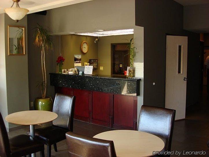 Clackamas Inn&Suites Bagian luar foto