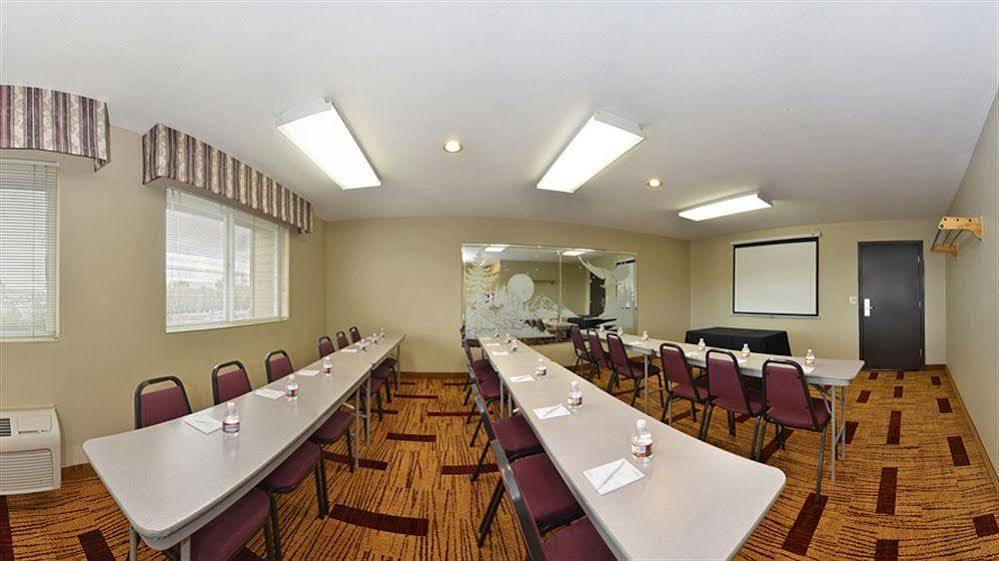 Clackamas Inn&Suites Bagian luar foto